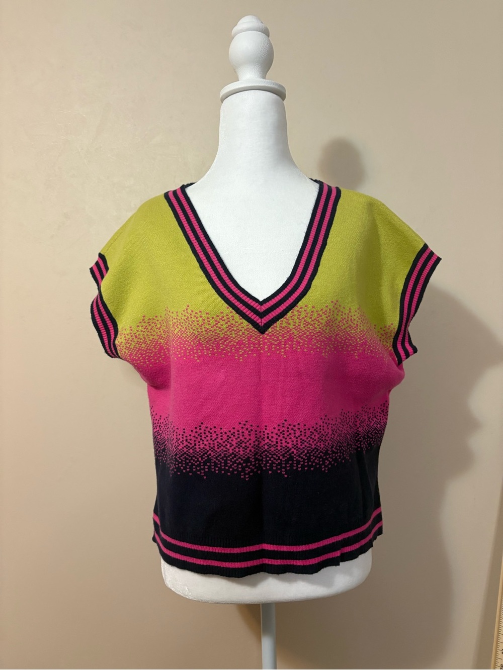 Circus NY V-Neck Sweater Vest in Lime Pink & Black size large women’s